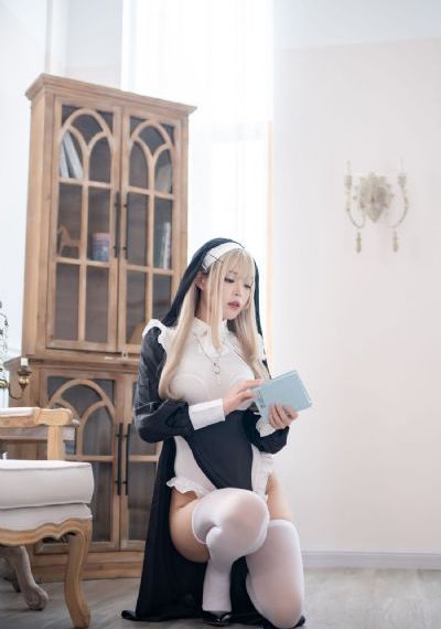 美女被叉叉_720高清视频播放